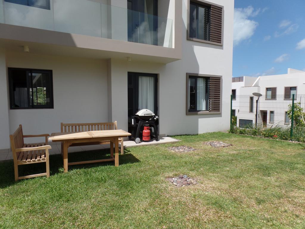 Apartamento Swiss Nest Travel Roches Noires Exterior foto